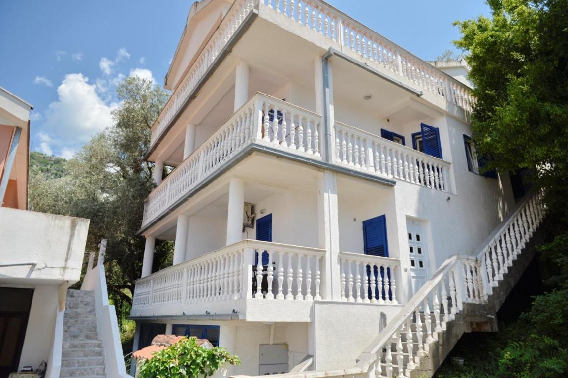 Rafailovici Holiday Apartments Eksteriør bilde