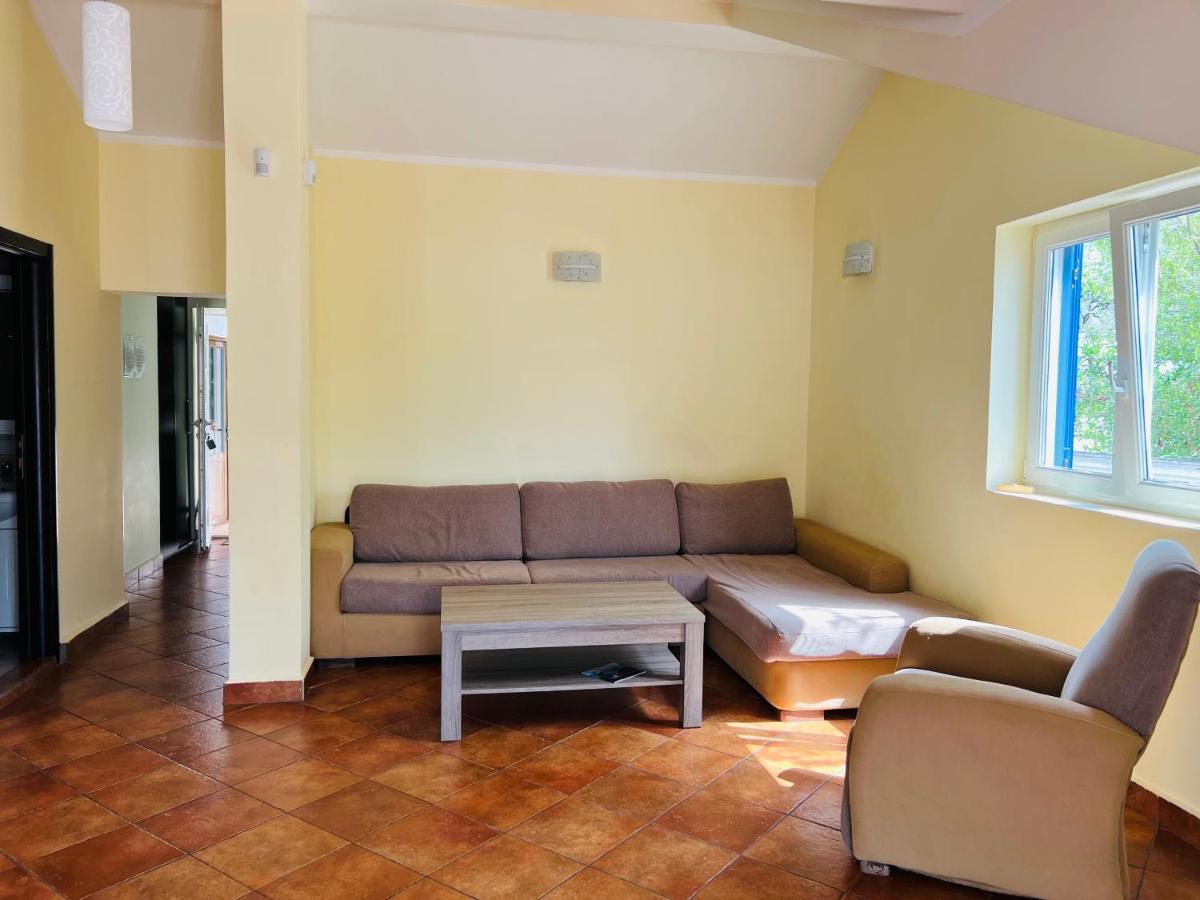 Rafailovici Holiday Apartments Eksteriør bilde